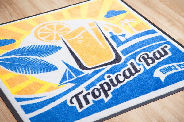 Carpete trafic intens personalizate (Logo Mats) (1) Logo Mats Carpetă antipraf interior personalizată – Reține praf și umiditate, antiderapantă, ideală pentru zone cu trafic intens