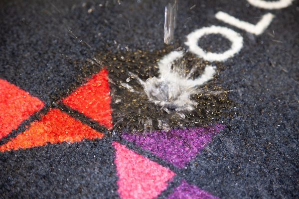 Carpete trafic intens personalizate (Logo Mats) (3) Logo Mats Carpetă antipraf interior personalizată – Reține praf și umiditate, antiderapantă, ideală pentru zone cu trafic intens